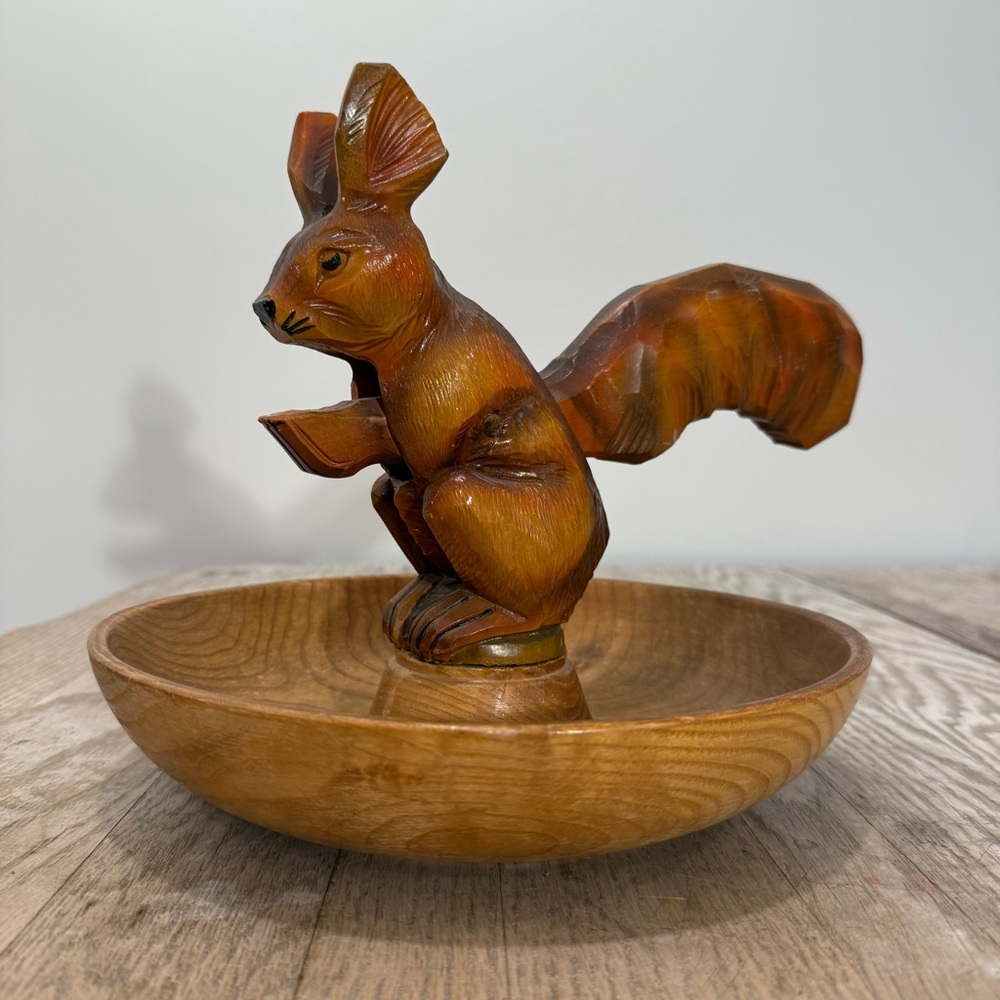Vintage 1970s Handcrafted Wooden Squirrel Nut‎ Bowl Nutcracker
